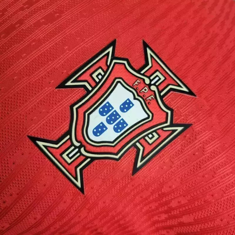 Camisa Seleção de Portugal Home 24/25 Eurocopa Jogador Nike Masculina - Vermelho